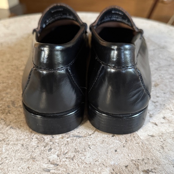 G.H. Bass & Co. Whitney Black Loafers - Picture 14 of 16